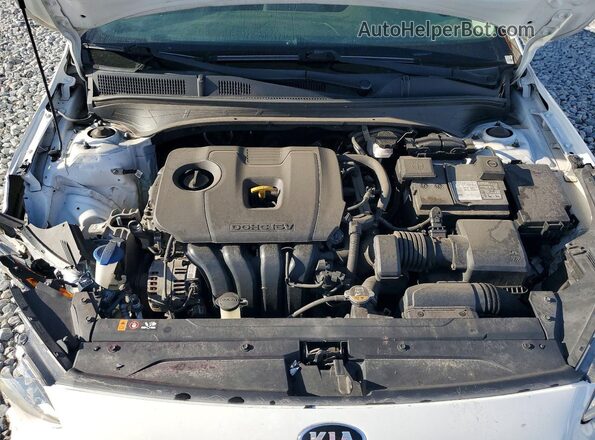 3KPF24AD2LE253636 2020 KIA FORTE White Widok wnętrza z tyłu