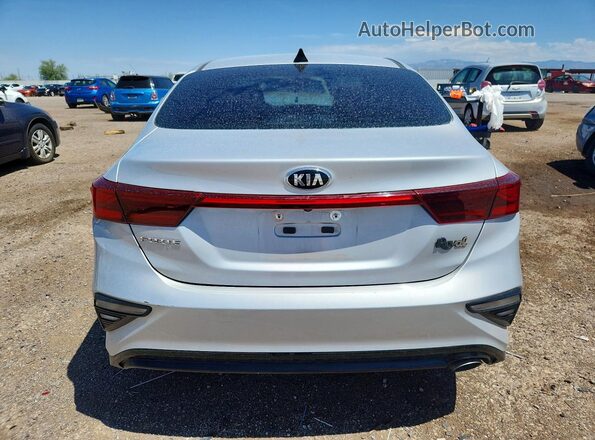 3KPF24AD2ME307566 2021 KIA FORTE Silver Widok z tyłu