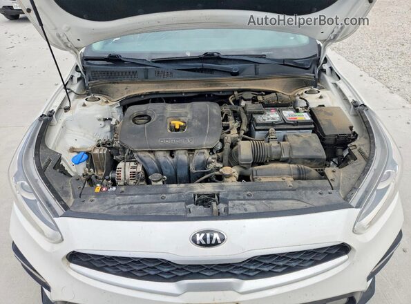 3KPF24AD2ME309947 2021 KIA FORTE White Widok wnętrza z tyłu