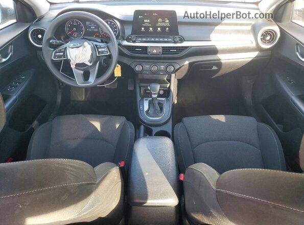 3KPF24AD2ME374328 2021 KIA FORTE Белый Вид панели приборов