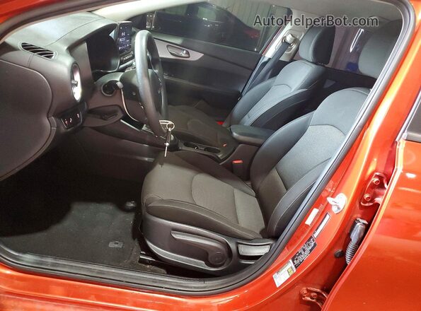 3KPF24AD2NE437672 2022 KIA FORTE Оранжевый Вид салона спереди