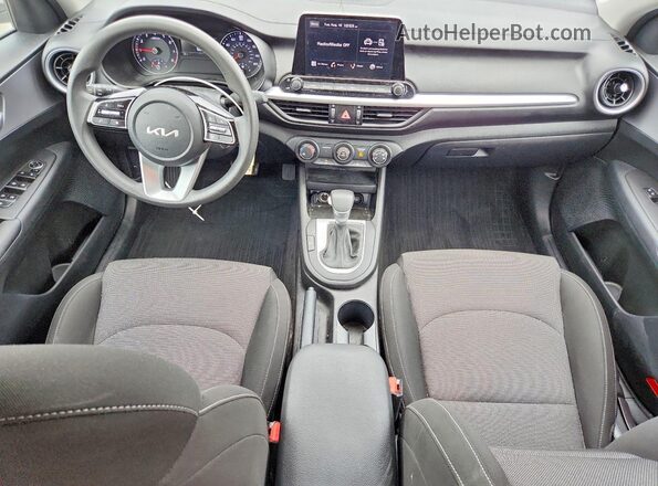 3KPF24AD2PE505696 2023 KIA FORTE White წინა პანელის ხედი