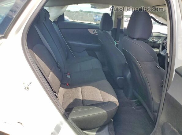 3KPF24AD2PE530680 2023 KIA FORTE White Вид задніх сидінь