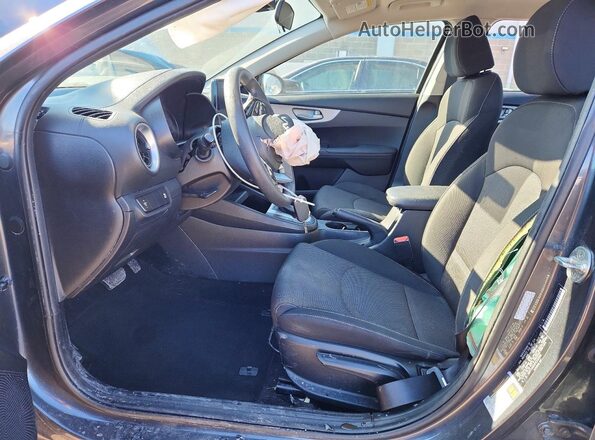 3KPF24AD2PE558396 2023 KIA FORTE Gray 