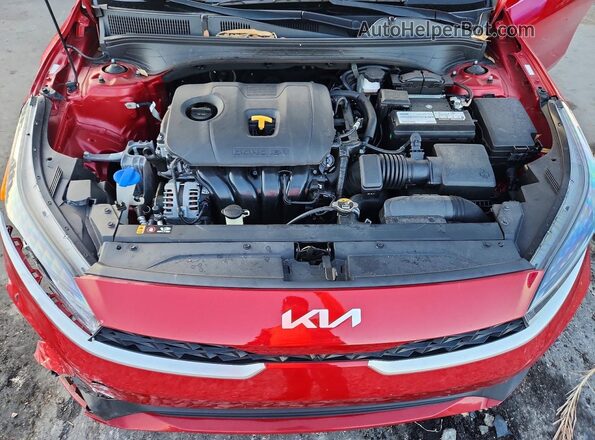 3KPF24AD2PE592080 2023 KIA FORTE Красный Вид задней части салона