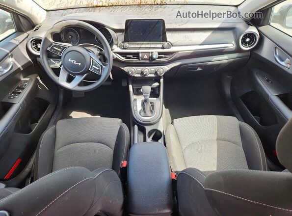 3KPF24AD2PE596811 2023 KIA FORTE Угольный Вид панели приборов