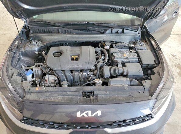 3KPF24AD2PE662970 2023 KIA FORTE Gray Вид задньої частини салону
