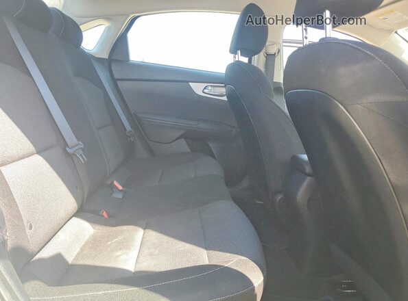 3KPF24AD2RE692344 2024 KIA FORTE Белый Вид задних сидений