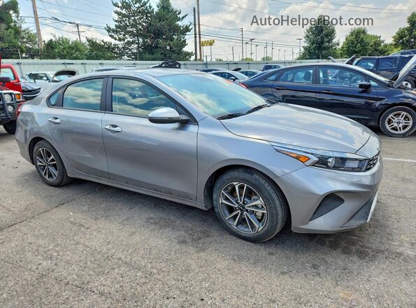 3KPF24AD2RE768564 2024 KIA FORTE Silver Przód prawy