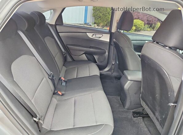 3KPF24AD2RE778320 2024 KIA FORTE Gray Вид задніх сидінь