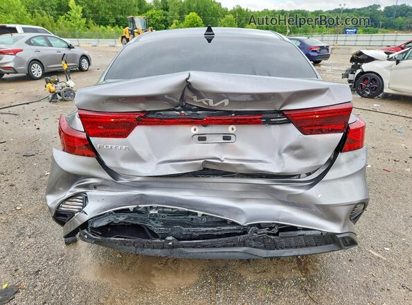 3KPF24AD2RE778320 2024 KIA FORTE Gray Вид ззаду