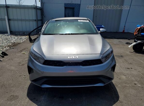 3KPF24AD2RE835633 2024 KIA FORTE Silver Vista frontal