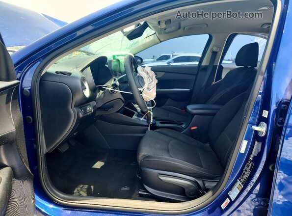 3KPF24AD3LE141640 2020 KIA FORTE Blue წინა სალონის ხედი