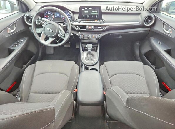 3KPF24AD3ME273556 2021 KIA FORTE Black Widok deski rozdzielczej
