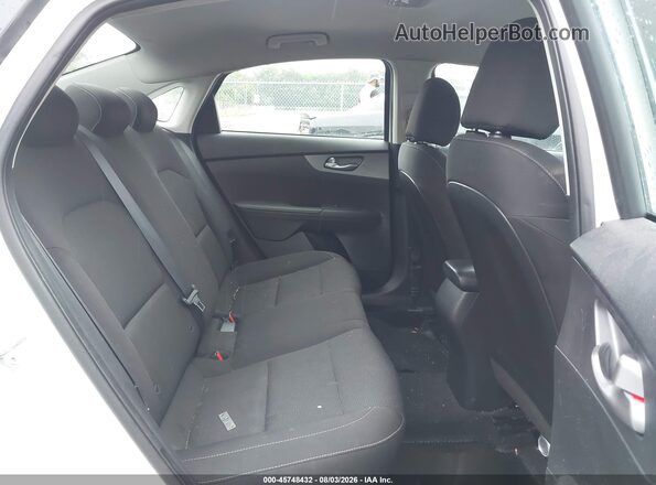 3KPF24AD3ME325347 2021 KIA FORTE White VIN sticker view