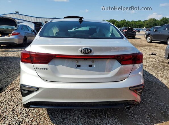 3KPF24AD3ME345808 2021 KIA FORTE Серебряный Вид сзади