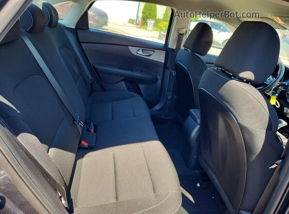 3KPF24AD3ME394801 2021 KIA FORTE Серый Вид задних сидений