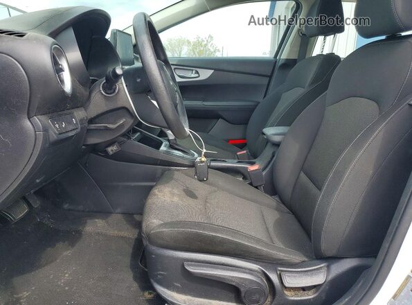 3KPF24AD3NE424123 2022 KIA FORTE White Սալոնի դիմացի տեսք