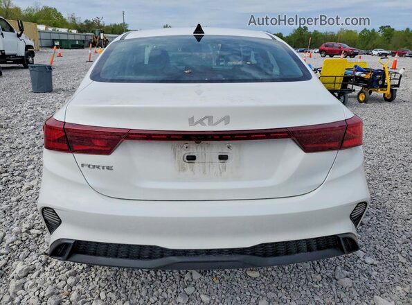 3KPF24AD3NE424123 2022 KIA FORTE White Հետևի տեսք