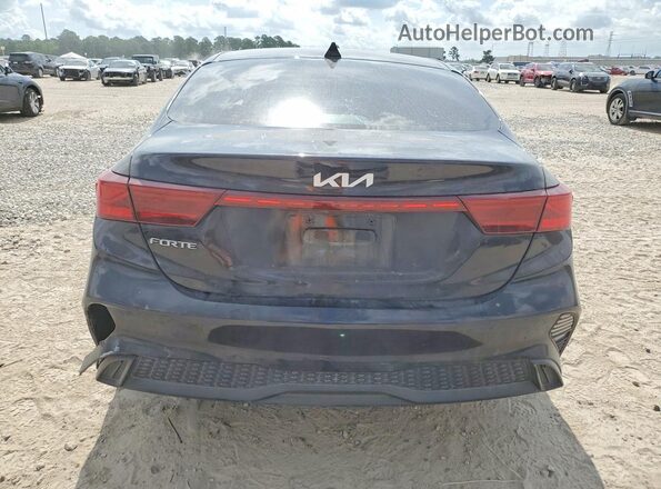 3KPF24AD3NE438717 2022 KIA FORTE Black Widok z tyłu
