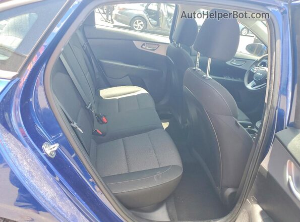 3KPF24AD3NE438880 2022 KIA FORTE Blue Widok tylnych siedzeń