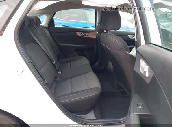 3KPF24AD3NE491272 2022 KIA FORTE White Widok naklejki z numerem VIN