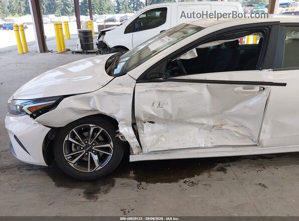 3KPF24AD3PE538951 2023 KIA FORTE White Դիմացի տեսք
