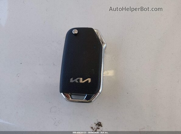 3KPF24AD3PE538951 2023 KIA FORTE White Առջևի վահանակի տեսք