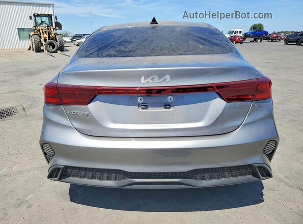 3KPF24AD3PE552056 2023 KIA FORTE Gray Widok z tyłu