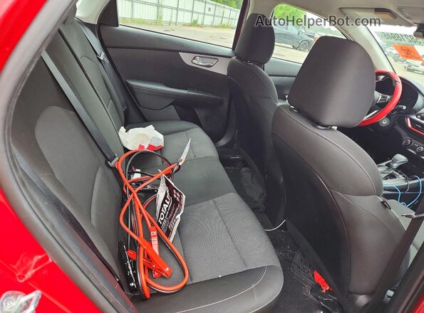 3KPF24AD3PE624728 2023 KIA FORTE Red Widok tylnych siedzeń