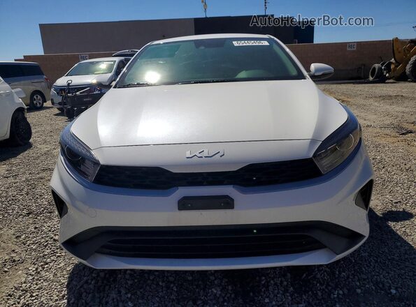 3KPF24AD3RE702007 2024 KIA FORTE White წინა ხედი