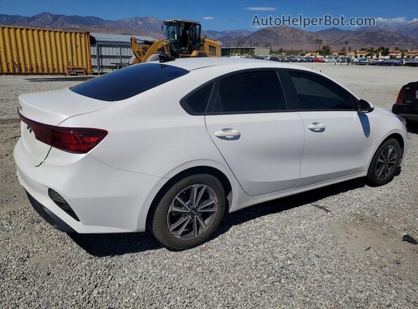 3KPF24AD3RE702007 2024 KIA FORTE White უკანა მარჯვენა