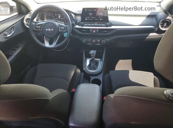 3KPF24AD3RE702007 2024 KIA FORTE White წინა პანელის ხედი