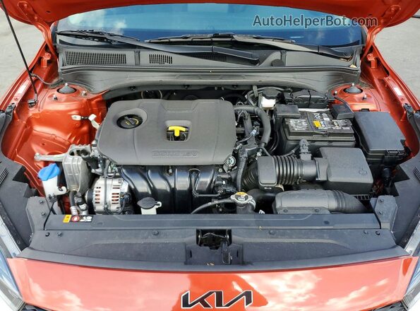 3KPF24AD3RE716215 2024 KIA FORTE Orange Vista interior trasera