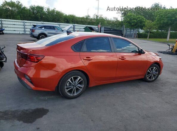 3KPF24AD3RE716215 2024 KIA FORTE Orange Trasero derecho