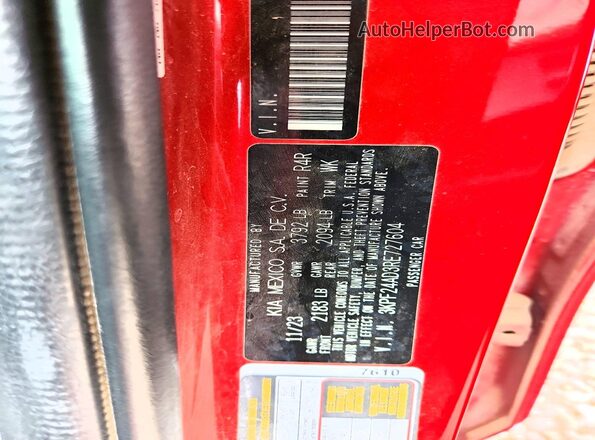 3KPF24AD3RE727604 2024 KIA FORTE Burgundy Vista del compartimento del motor