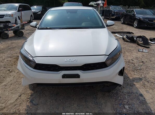 3KPF24AD3RE744287 2024 KIA FORTE Белый Вид задней части салона