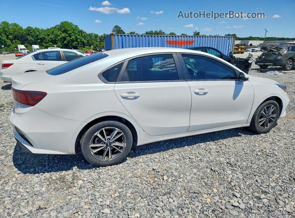 3KPF24AD3RE753569 2024 KIA FORTE White Задня права чверть