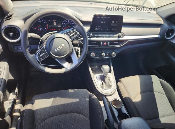 3KPF24AD3RE753569 2024 KIA FORTE White Вид панелі приладів