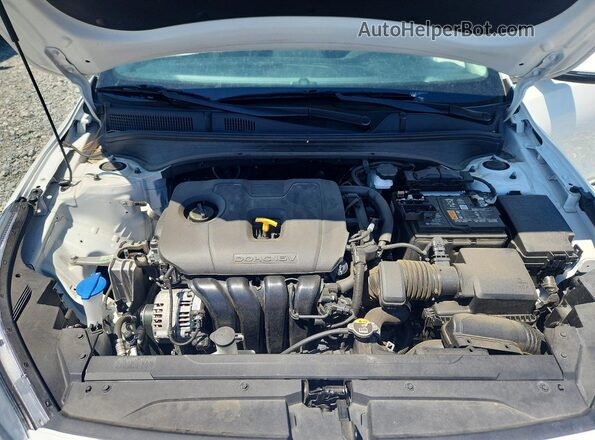 3KPF24AD3RE753569 2024 KIA FORTE White Вид задньої частини салону