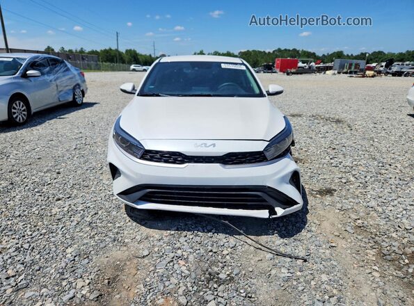 3KPF24AD3RE753569 2024 KIA FORTE White Вид спереду
