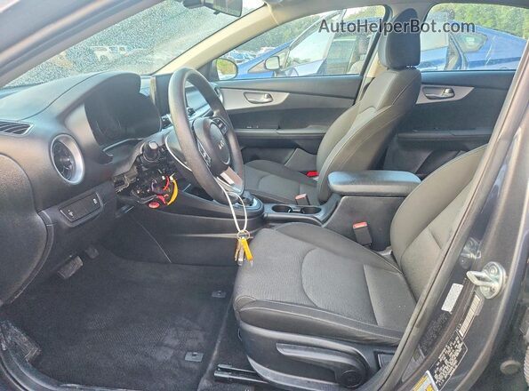 3KPF24AD3RE758481 2024 KIA FORTE Gray Vista interior delantera
