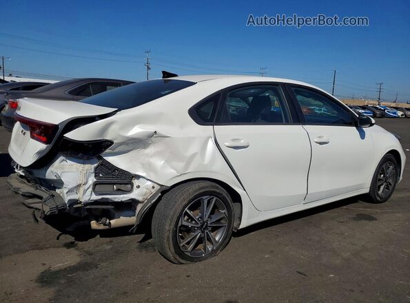 3KPF24AD3RE771375 2024 KIA FORTE White Tył prawy