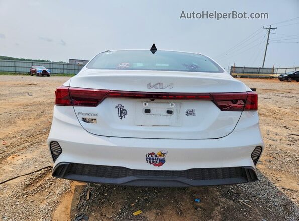 3KPF24AD3RE788239 2024 KIA FORTE White Հետևի տեսք
