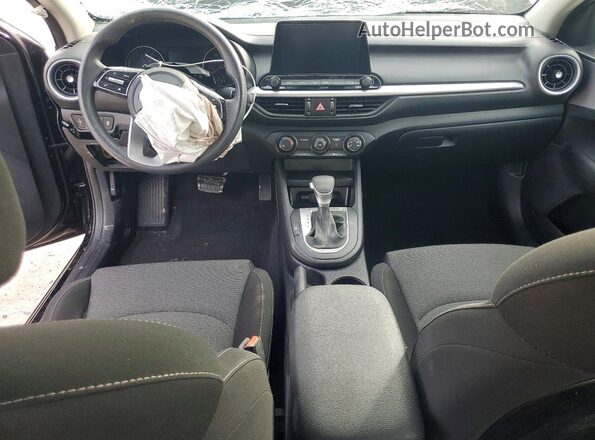 3KPF24AD3RE798446 2024 KIA FORTE Black Առջևի վահանակի տեսք