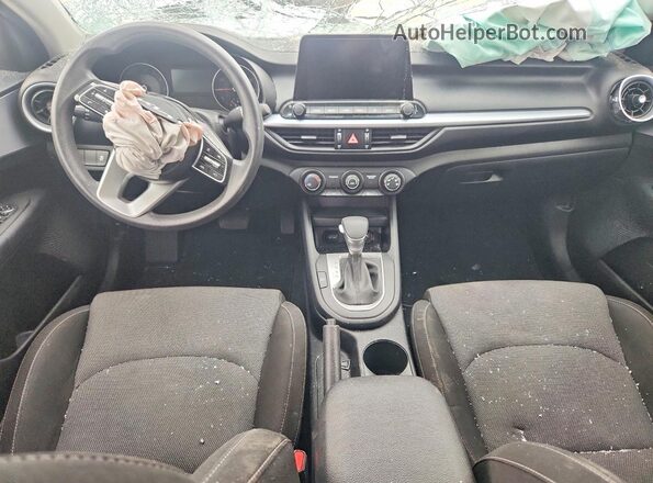 3KPF24AD3RE816122 2024 KIA FORTE White Widok deski rozdzielczej