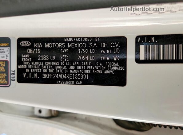 3KPF24AD4KE135991 2019 KIA FORTE Белый Вид подкапотного пространства