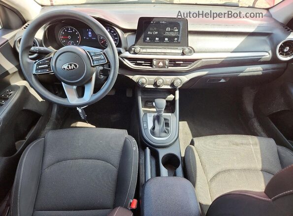 3KPF24AD4LE221500 2020 KIA FORTE Красный Вид панели приборов