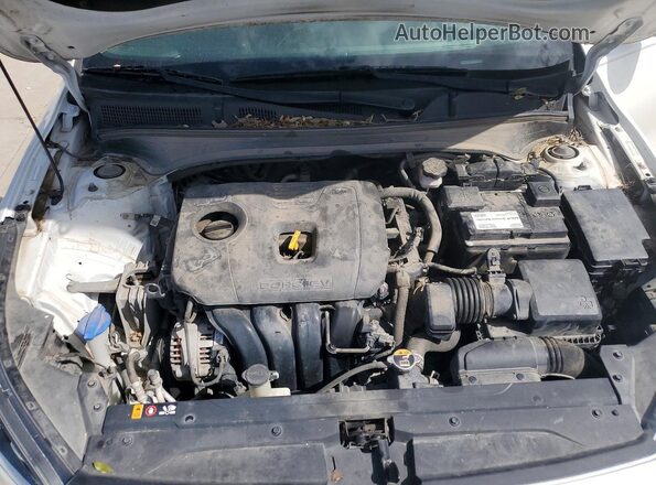 3KPF24AD4ME311392 2021 KIA FORTE White Вид задньої частини салону