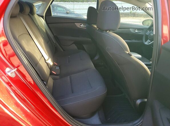 3KPF24AD4ME331318 2021 KIA FORTE Красный Вид задних сидений